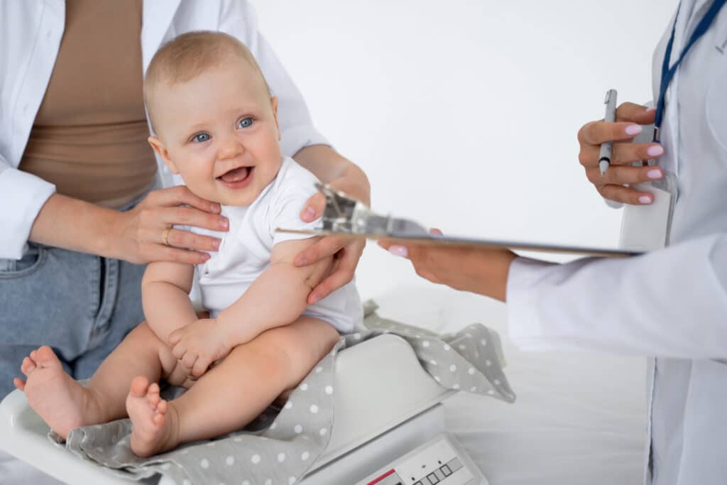 Cuidados com o bebê depois da vacina de 2 meses