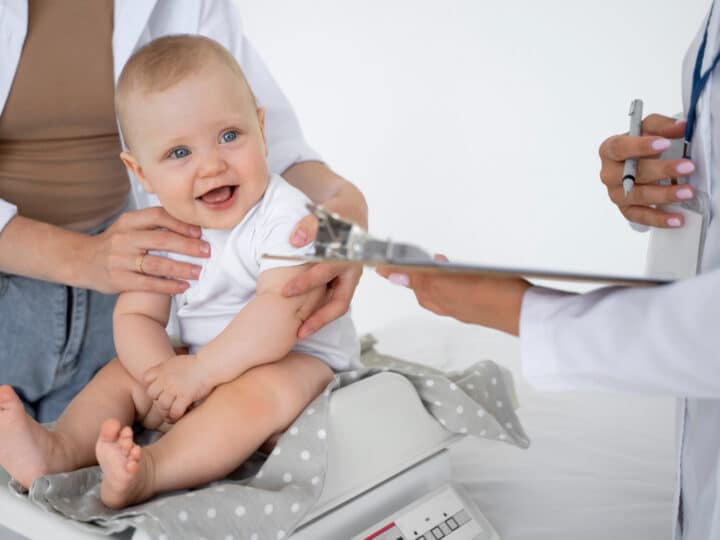 Cuidados com o bebê depois da vacina de 2 meses